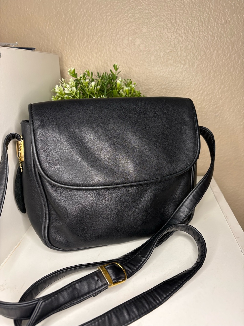 Hillard & Hanson Vintage Black Genuine Leather Crossbody Bag Saddle Purse